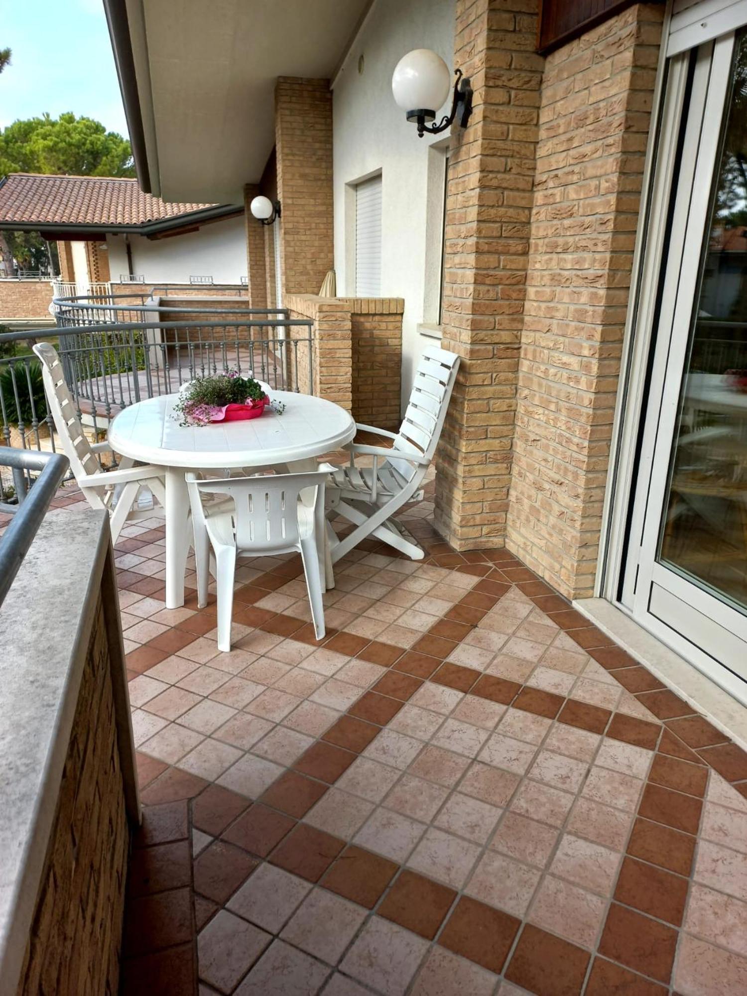 Villa Anny Lignano Sabbiadoro Esterno foto